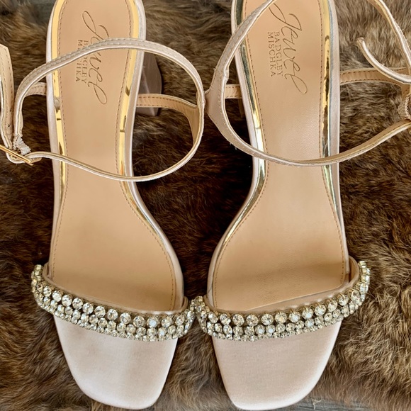 Badgley Mischka - Lori Block Heel in Champagne - Picture 16 of 16